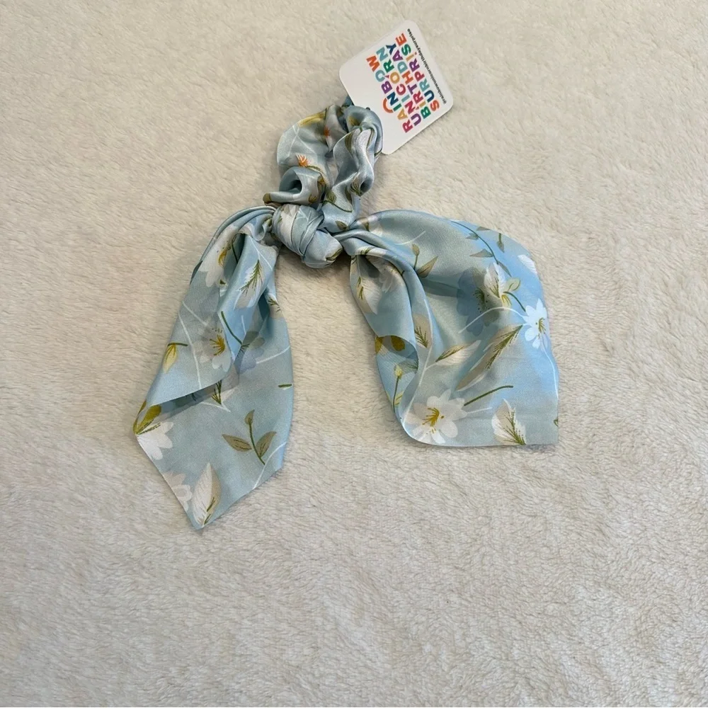 NWT Marta Scrunchie Bow Blue Floral Hair Tie